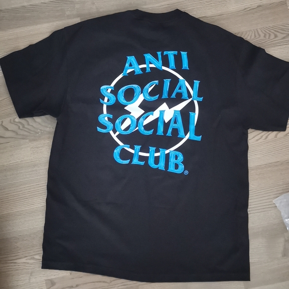 Anti Social Social Club Tshirt - Picture 2 of 4